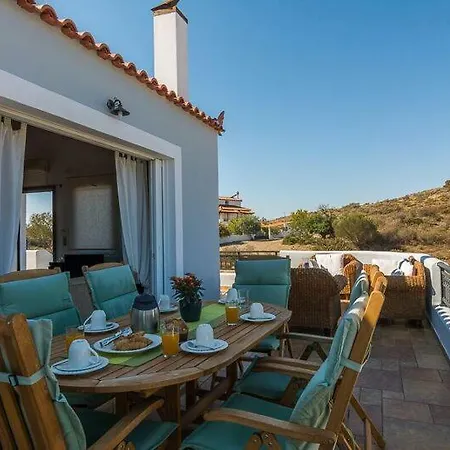 Сasa de vacaciones House Next To The Sea